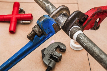 Major and Minor Home Repairs: Which Ones Require a Pro
