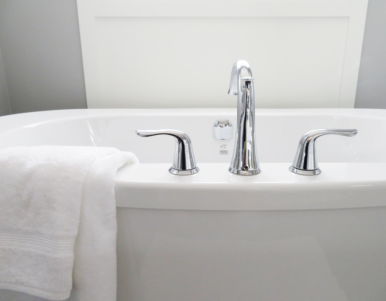 You are currently viewing Is it Time to Ditch the Tub? We help you decide